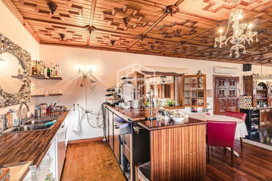 Commercial property à San Cristobal de La Laguna, Tenerife, Espagne 9 chambres, 980 m2 No. 94455