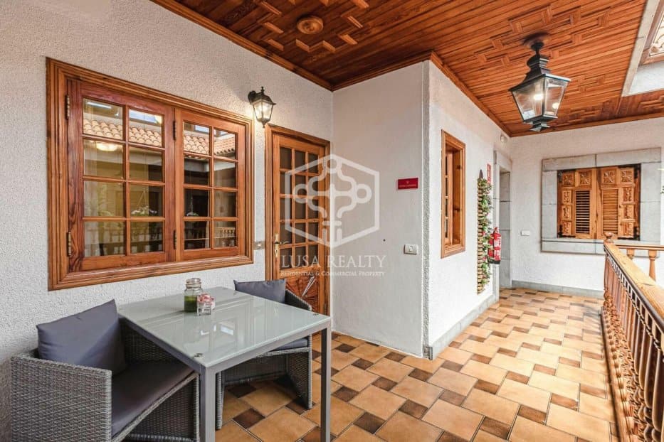 Commercial property à San Cristobal de La Laguna, Tenerife, Espagne 9 chambres, 980 m2 No. 94455