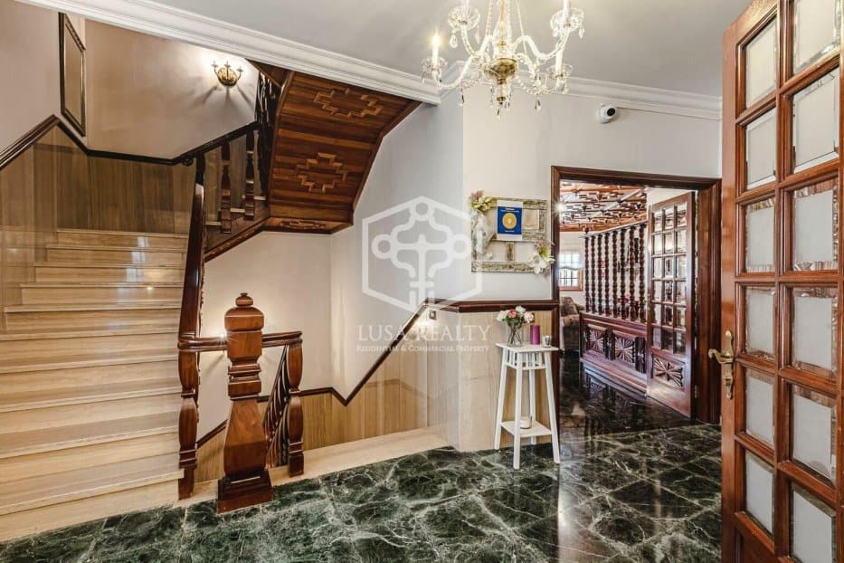Commercial property à San Cristobal de La Laguna, Tenerife, Espagne 9 chambres, 980 m2 No. 94455