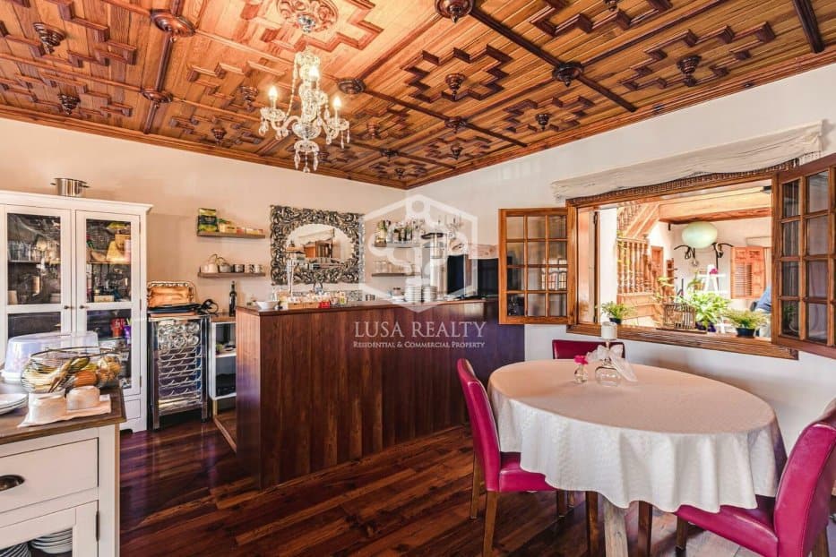 Commercial property à San Cristobal de La Laguna, Tenerife, Espagne 9 chambres, 980 m2 No. 94455
