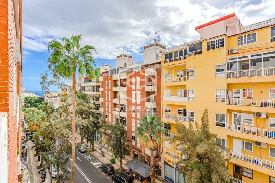 Proprietà commerciale a Santa Cruz de Tenerife, Tenerife, Spagna 22 camere da letto, 613 mq. N° 94457