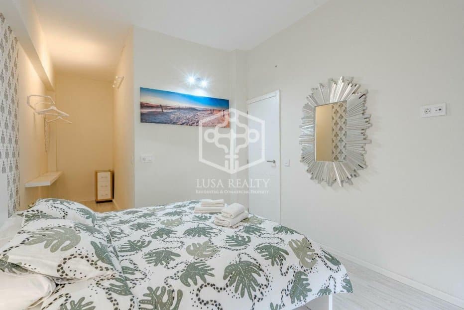 Proprietà commerciale a Santa Cruz de Tenerife, Tenerife, Spagna 22 camere da letto, 613 mq. N° 94457