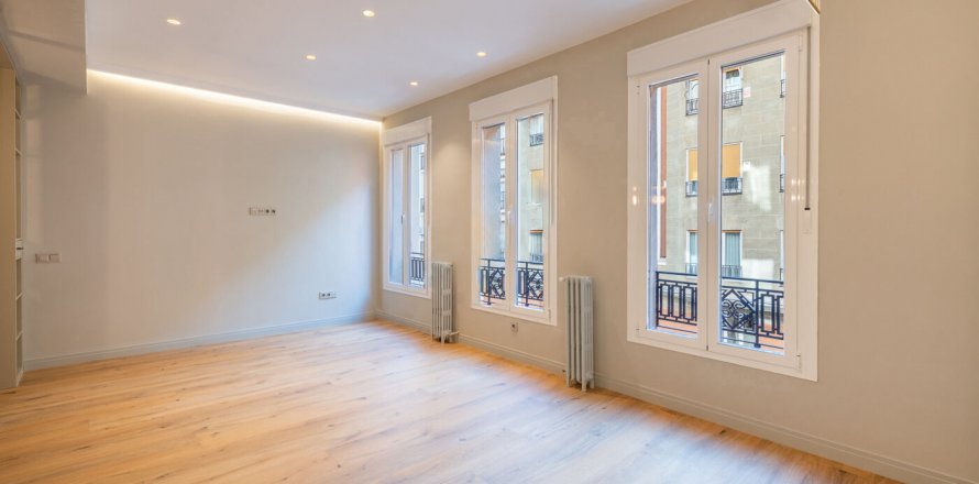 Квартира Мадрид, Испания 3 спальни, 105м2 №89244