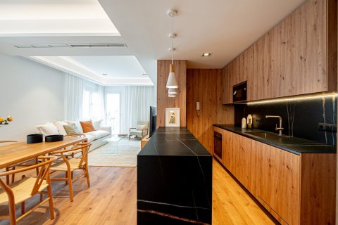 Huoneisto myytävänä Madrid, Espanja, 2 makuuhuonetta, 105 m2 No. 89240 - kuva 1