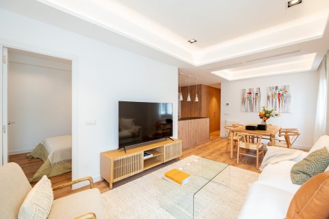 Huoneisto myytävänä Madrid, Espanja, 2 makuuhuonetta, 105 m2 No. 89240 - kuva 4