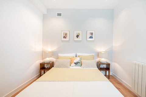 Huoneisto myytävänä Madrid, Espanja, 2 makuuhuonetta, 105 m2 No. 89240 - kuva 8