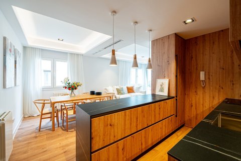 Huoneisto myytävänä Madrid, Espanja, 2 makuuhuonetta, 105 m2 No. 89240 - kuva 5