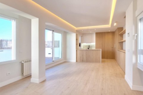 Продажа квартиры Мадрид, Испания 2 спальни, 91м2 №89242 - фото 2