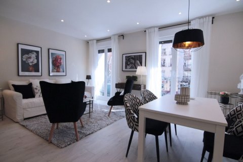 Apartment for sale Madrid, Spain 2 bedrooms, 97 sq.m. No. 89243 - photo 1