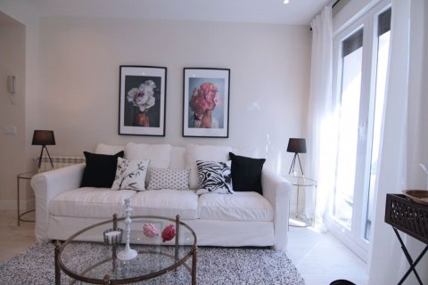 Apartment for sale Madrid, Spain 2 bedrooms, 97 sq.m. No. 89243 - photo 3
