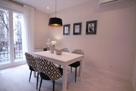 Apartment for sale Madrid, Spain 2 bedrooms, 97 sq.m. No. 89243 - photo 7