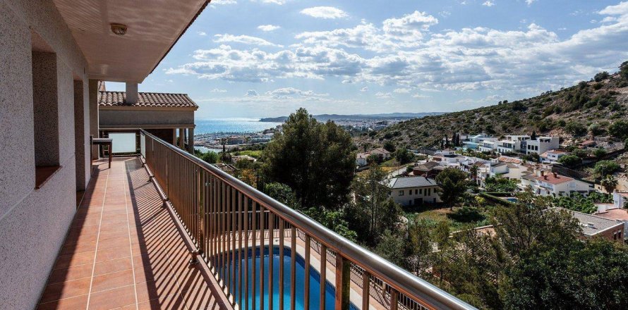 Hus Sitges, Barcelona, Spanien 4 sovrum, 278 kvm. Nr. 53101