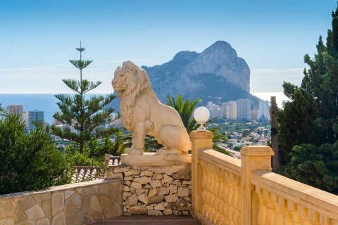 Сasa en venta Calpe, Alicante, España 6 dormitorios, 636 m2 No. 89361 - foto 1