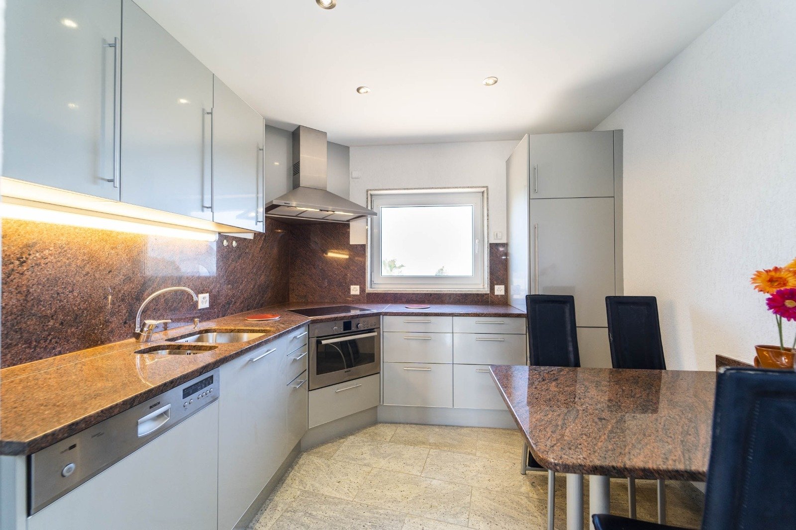 House in Calpe, Alicante, Spain 6 bedrooms, 636 sq.m. No. 89361