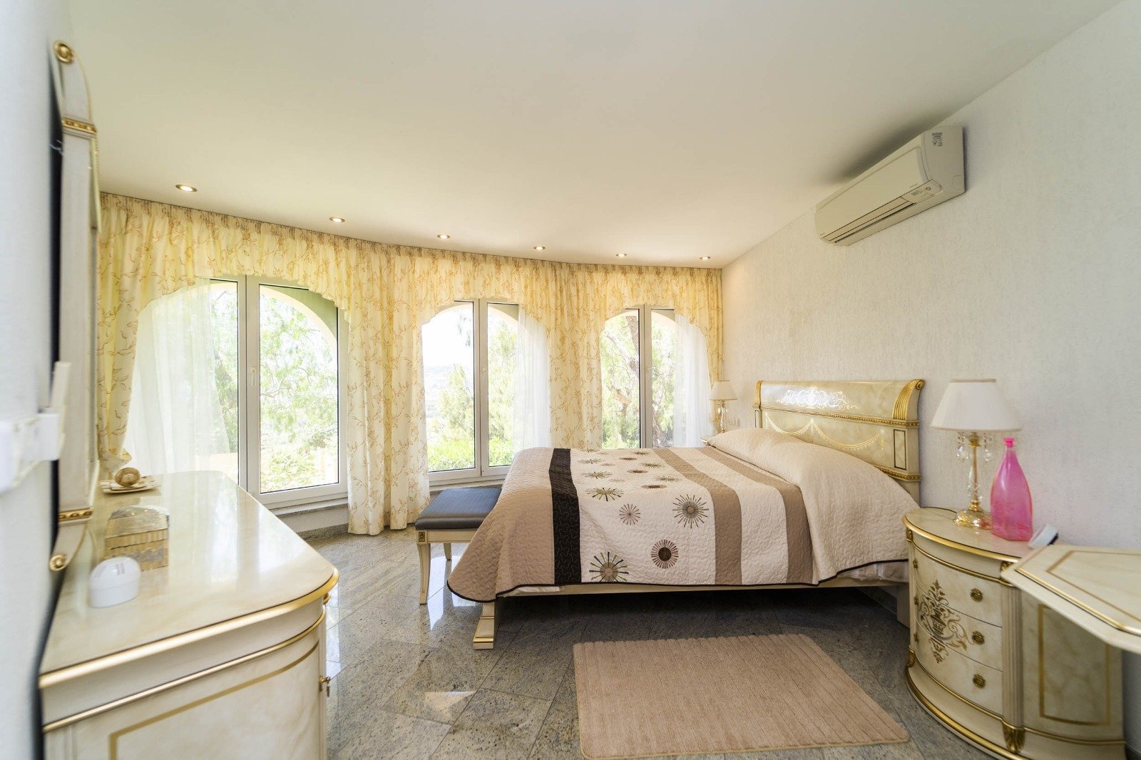 House in Calpe, Alicante, Spain 6 bedrooms, 636 sq.m. No. 89361