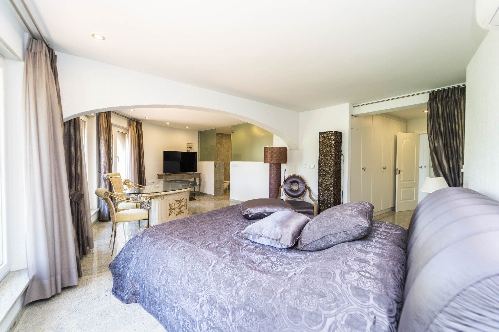 House in Calpe, Alicante, Spain 6 bedrooms, 636 sq.m. No. 89361
