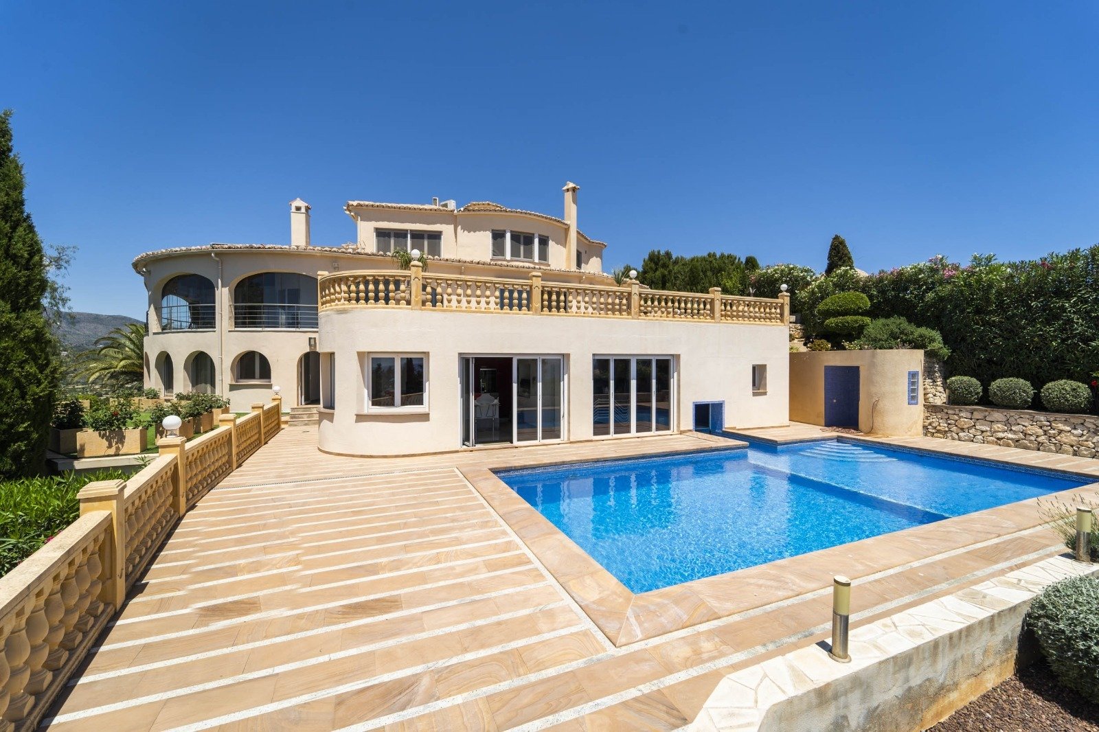 House in Calpe, Alicante, Spain 6 bedrooms, 636 sq.m. No. 89361