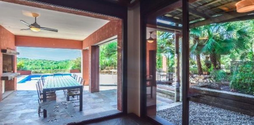 House Sitges, Barcelona, Spain 5 bedrooms, 354 sq.m. No. 21582