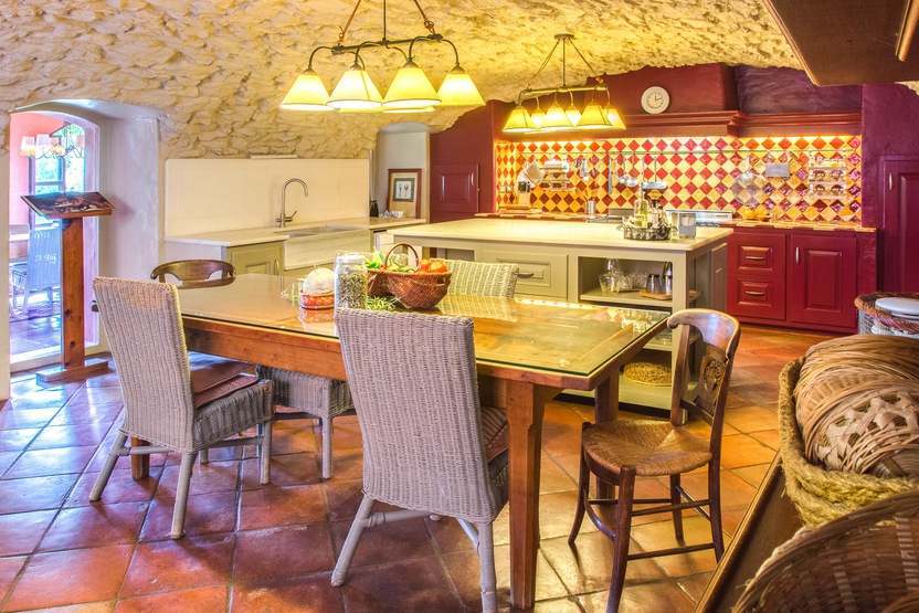 Casa a Girona, Spagna 5 camere da letto, 1200 mq. N° 22809