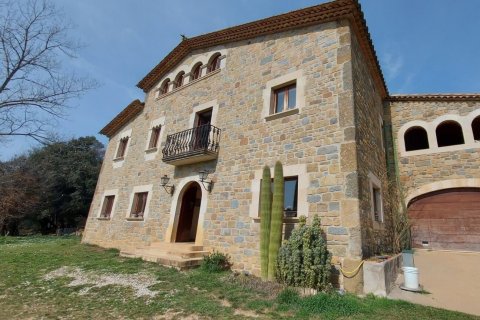 House for sale Girona, Spain 5 bedrooms, 500 sq.m. No. 35349 - photo 1