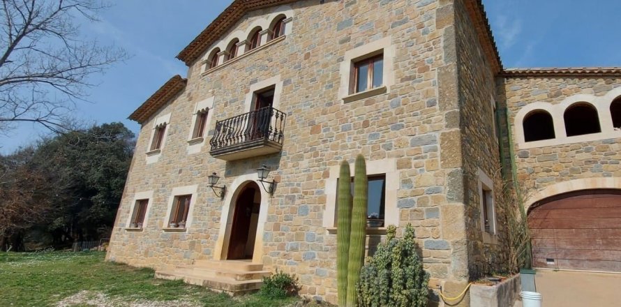 House Girona, Spain 5 bedrooms, 500 sq.m. No. 35349