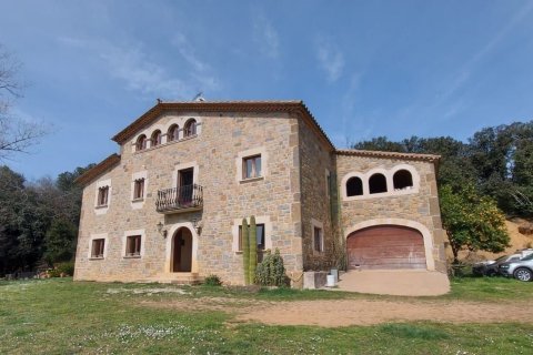 House for sale Girona, Spain 5 bedrooms, 500 sq.m. No. 35349 - photo 2
