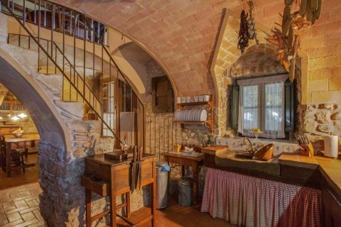 Hus till salu Girona, Spanien 4 sovrum, 450 kvm. Nr. 22812 - foto 24