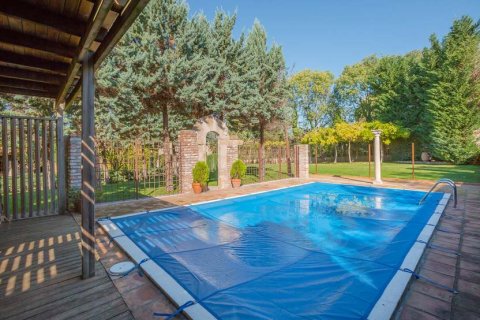 Hus till salu Girona, Spanien 4 sovrum, 450 kvm. Nr. 22812 - foto 10
