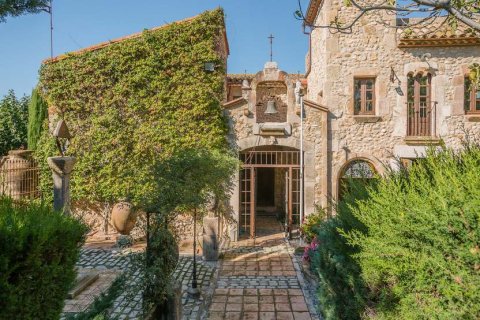 Hus till salu Girona, Spanien 4 sovrum, 450 kvm. Nr. 22812 - foto 3