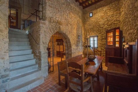 Hus till salu Girona, Spanien 4 sovrum, 450 kvm. Nr. 22812 - foto 27