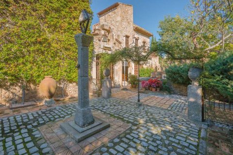 Hus till salu Girona, Spanien 4 sovrum, 450 kvm. Nr. 22812 - foto 6
