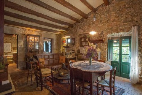 Hus till salu Girona, Spanien 4 sovrum, 450 kvm. Nr. 22812 - foto 17
