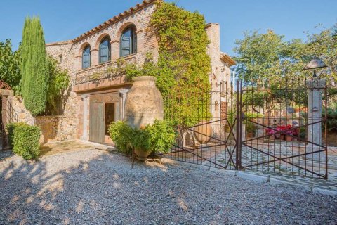 Hus till salu Girona, Spanien 4 sovrum, 450 kvm. Nr. 22812 - foto 2