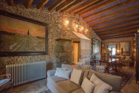 Hus till salu Girona, Spanien 4 sovrum, 450 kvm. Nr. 22812 - foto 19