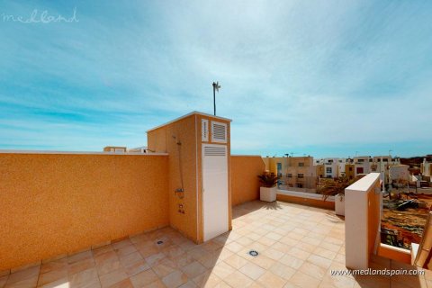 Kaupunkipientalo myytävänä Pilar de la Horadada, Alicante, Espanja, 3 makuuhuonetta, 81 m2 No. 108939 - kuva 12
