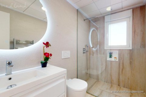 Kaupunkipientalo myytävänä Pilar de la Horadada, Alicante, Espanja, 3 makuuhuonetta, 81 m2 No. 108939 - kuva 9