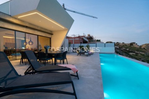 Villa till salu i Rojales, Alicante, Spanien 3 sovrum, 250 kvm. Nr. 48709 - foto 6