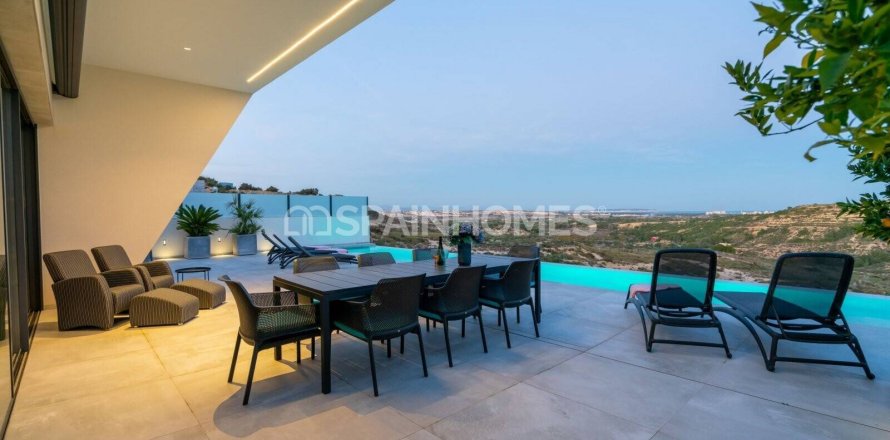 Villa i Rojales, Alicante, Spanien 3 sovrum, 250 kvm. Nr. 48709