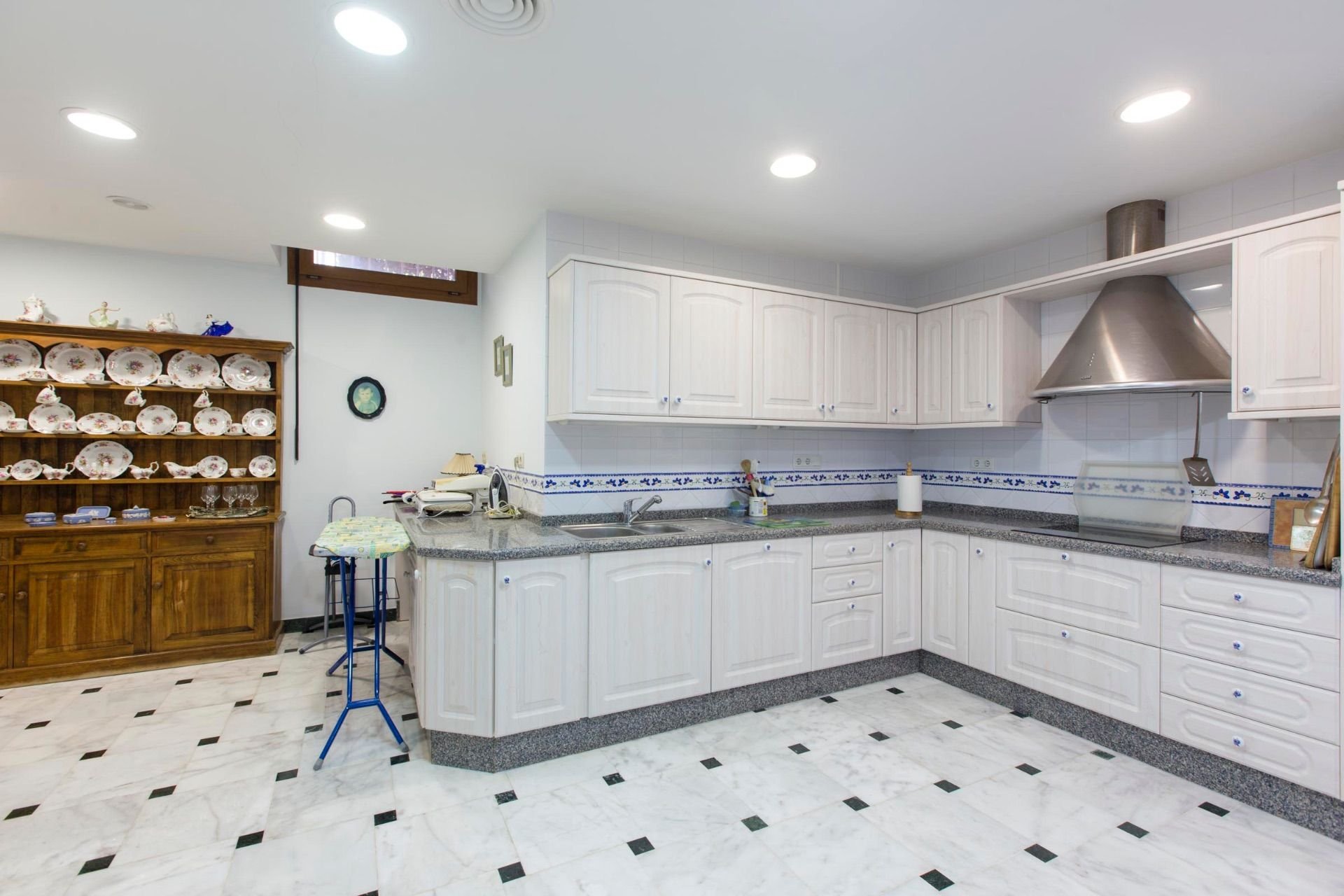 Вилла в Л'Альбир, Аликанте, Испания 6 спален, 774м2 №95523