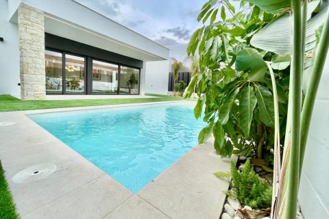 Villa en venta Alicante, España 3 dormitorios, 105 m2 No. 111357 - foto 1