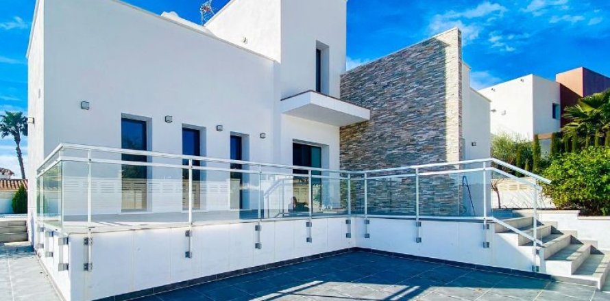 Villa Calpe, Alicante, Spain 4 bedrooms, 232 sq.m. No. 118085