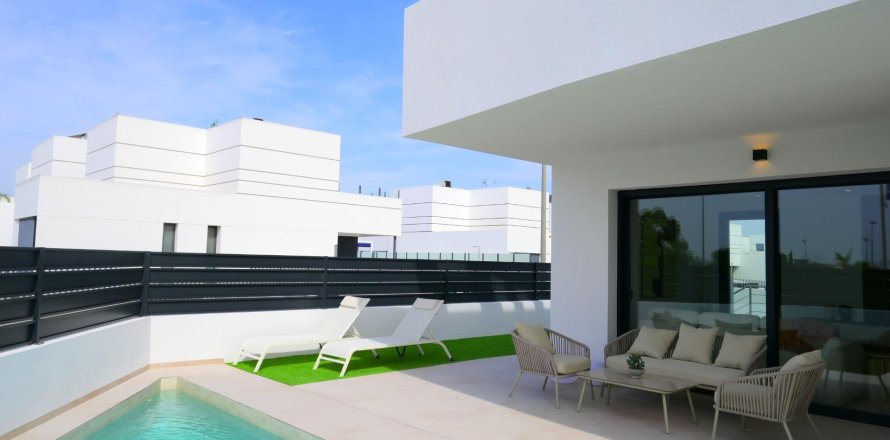 Villa in Dolores, Alicante, Spain 3 bedrooms, 133 sq.m. No. 114381