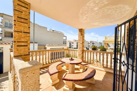 Villa for sale Punta Prima, Alicante, Spain 4 bedrooms, 193 sq.m. No. 114371 - photo 12
