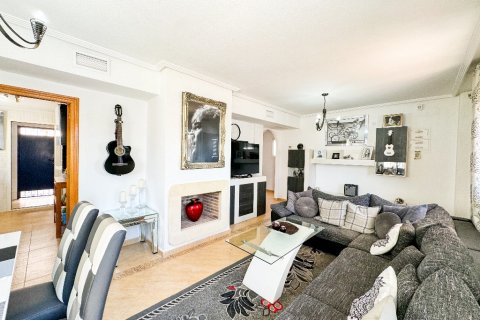 Villa for sale Punta Prima, Alicante, Spain 4 bedrooms, 193 sq.m. No. 114371 - photo 16