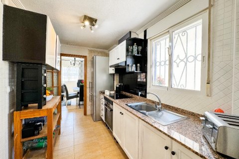 Villa for sale Punta Prima, Alicante, Spain 4 bedrooms, 193 sq.m. No. 114371 - photo 19