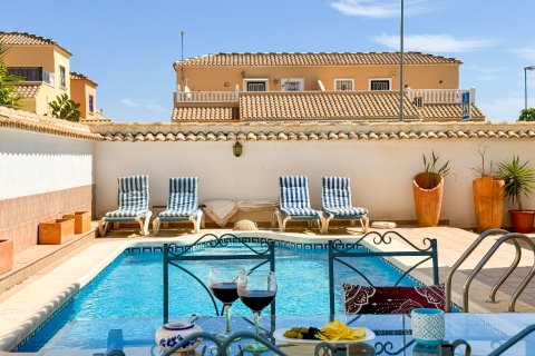 Villa for sale Punta Prima, Alicante, Spain 4 bedrooms, 193 sq.m. No. 114371 - photo 2