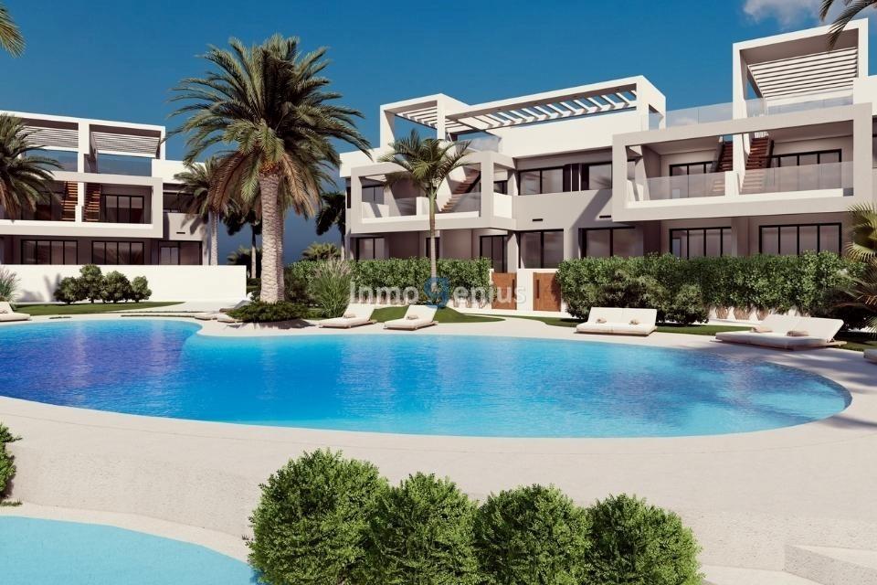 Bungalow in Torrevieja, Alicante, Spanien 2 Schlafzimmer, 131 m2 Nr. 81569