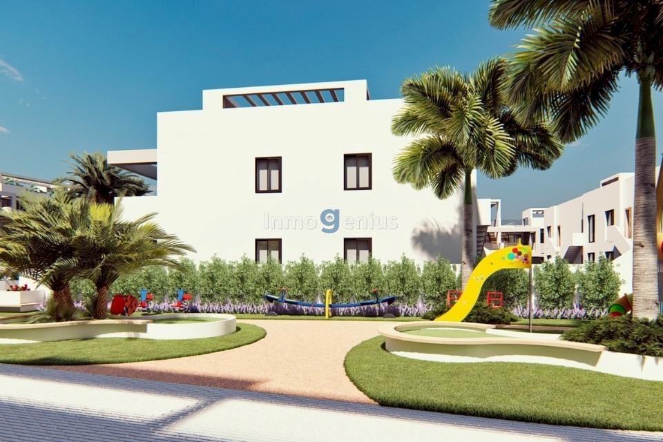 Bungalow in Torrevieja, Alicante, Spanien 2 Schlafzimmer, 131 m2 Nr. 81569