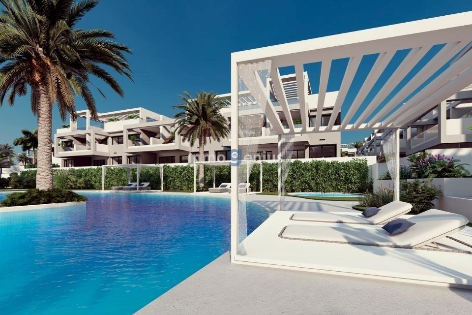 Bungalow in Torrevieja, Alicante, Spanien 2 Schlafzimmer, 131 m2 Nr. 81569