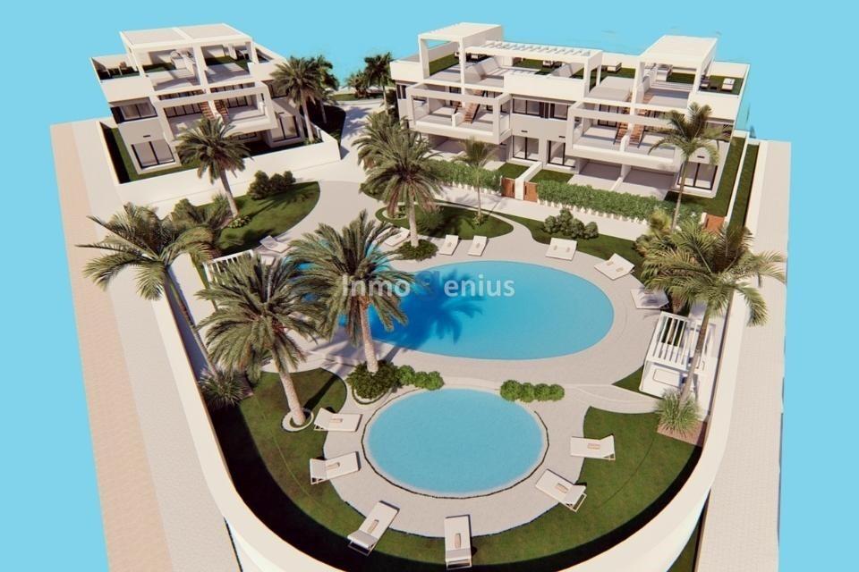 Bungalow in Torrevieja, Alicante, Spanien 2 Schlafzimmer, 131 m2 Nr. 81569